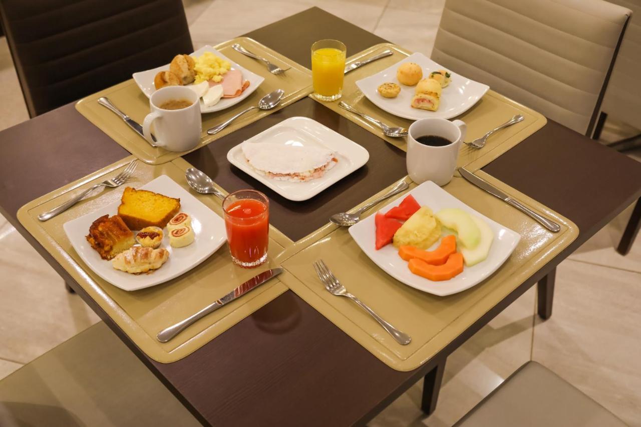 Tryp By Wyndham Ribeirao Preto Hotel Exterior photo A breakfast table